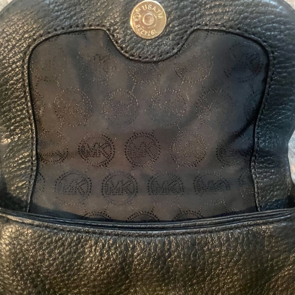 Micheal Kors Cross Body Purse - Picture 4 of 5
